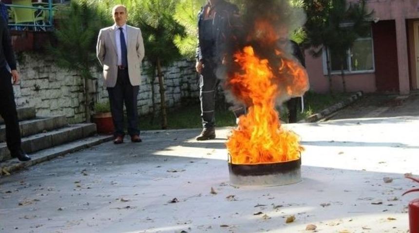 Bartın Sağlık İl M&uuml;d&uuml;rl&uuml;ğ&uuml;&rsquo;nde Yangın Tatbikatı Yapıldı
