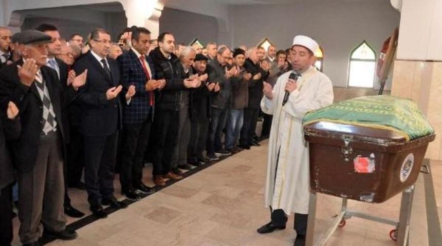 Lenf Kanserinden &Ouml;len M&uuml;hendis Toprağa Verildi