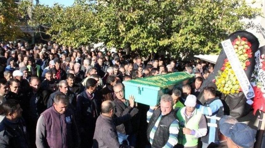 &Ccedil;&ouml;p Kamyonunun Presine Sıkışan İş&ccedil;i Hayatını Kaybetti