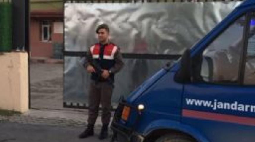 Aranması Bulunan 8 Kişiden 3&rsquo;&uuml; Tutuklandı