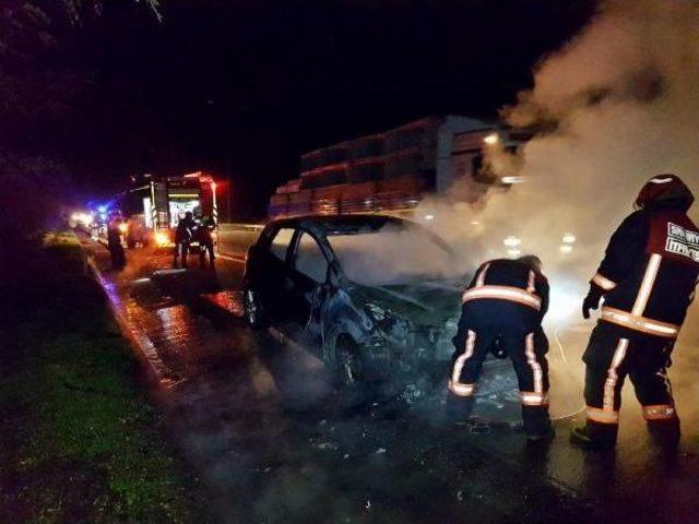 Hareket Halindeyken Alev Alan Otomobil, Cayır Cayır Yandı