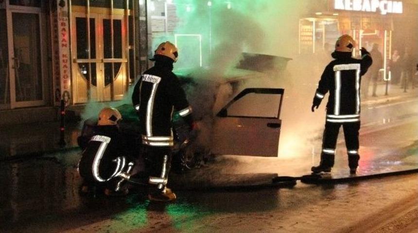 Seyir Halindeki Otomobil Yandı