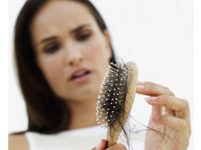 Saç Dökülmesi Hastalık Habercisi Olabilir