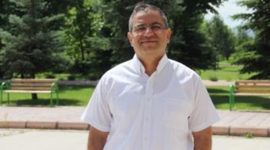 Kemal Batmaz&rsquo;ın Akademisyen Kardeşi Fet&ouml;&rsquo;den Tutuklanmış