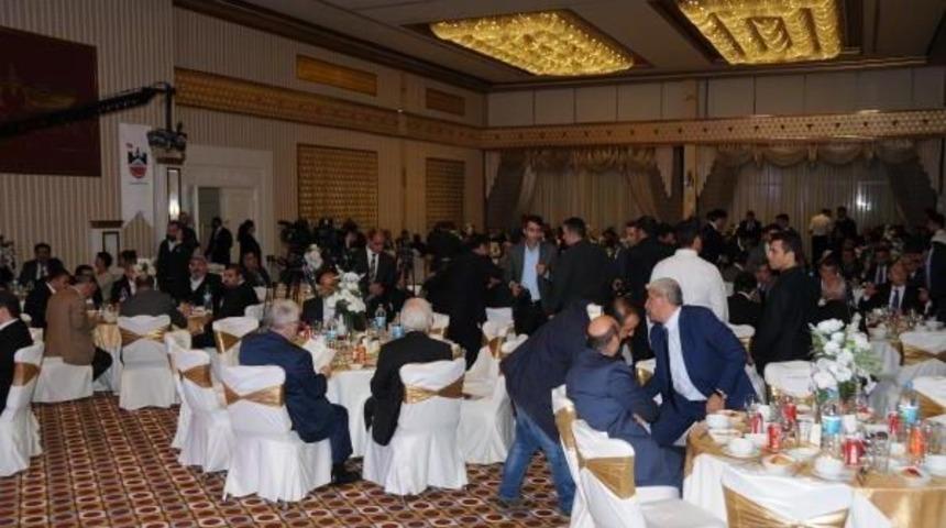 Diyarbakırlı Sanat&ccedil;ılar Sempozyumun Gala Yemeğinde Buluştu
