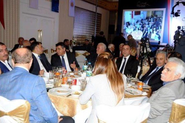 Diyarbakırlı Sanatçılar Sempozyumun Gala Yemeğinde Buluştu