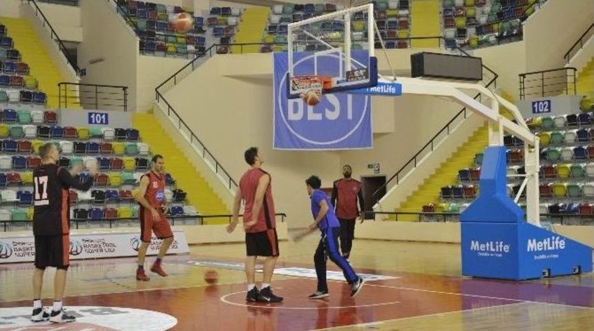 Basketbolda Balıkesir Derbisi
