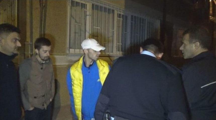 (&ouml;zel Haber) Girmeye &Ccedil;alıştığı Evin Balkonundan Kazığın &Uuml;zerine D&uuml;şt&uuml;