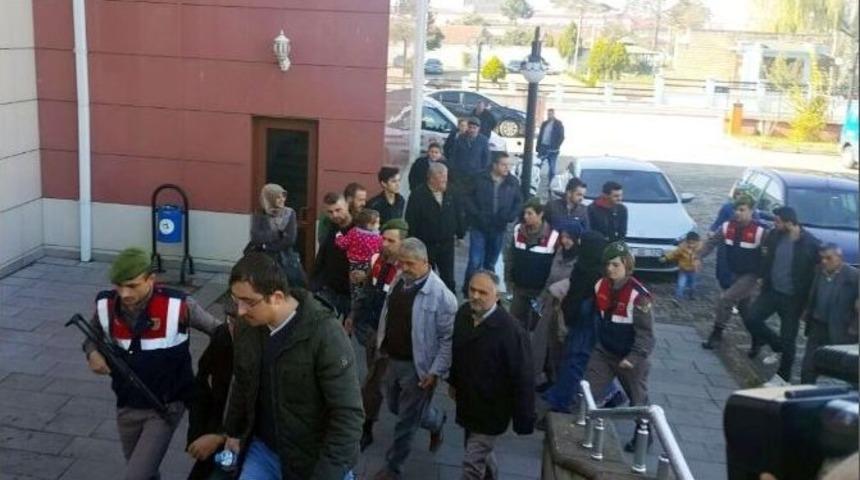 D&uuml;zce&rsquo;de Fet&ouml;/pdy Operasyonunda 8 Kişi Tutuklandı