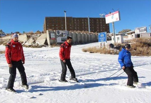 Kartalkaya'da Sezonun Ilk Kayağını Çalışanlar Yaptı