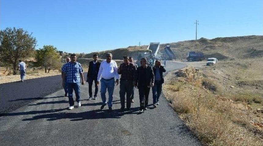 Korkuteli B&uuml;y&uuml;kk&ouml;y Mahallesi&rsquo;ne Sıcak Asfalt