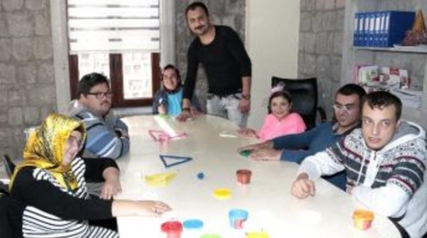 &Ouml;zel İnsanlar Hayallerini Geliştiriyor