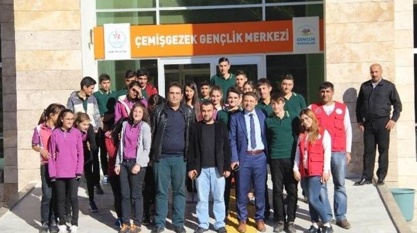 &Ccedil;emişgezek&rsquo;te "vatan Ve Bayrak Sevgisi" Konulu S&ouml;yleşi D&uuml;zenlendi