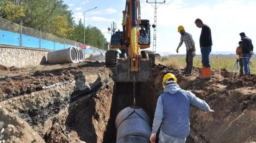 Batman Belediyesi Kanalizasyon Hattı D&ouml;ş&uuml;yor