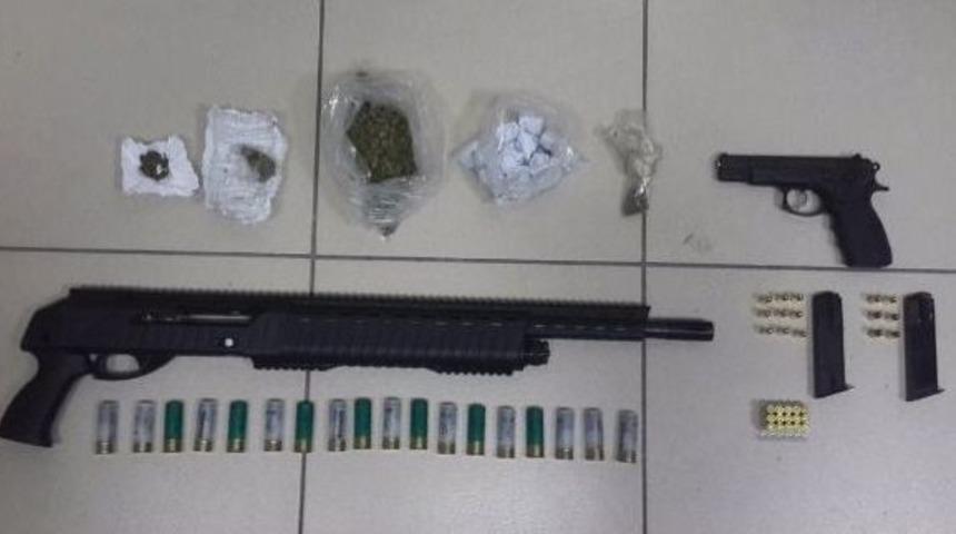 &rsquo;polis Geldi Atın&rsquo; Diye Bağırınca Yakalandılar