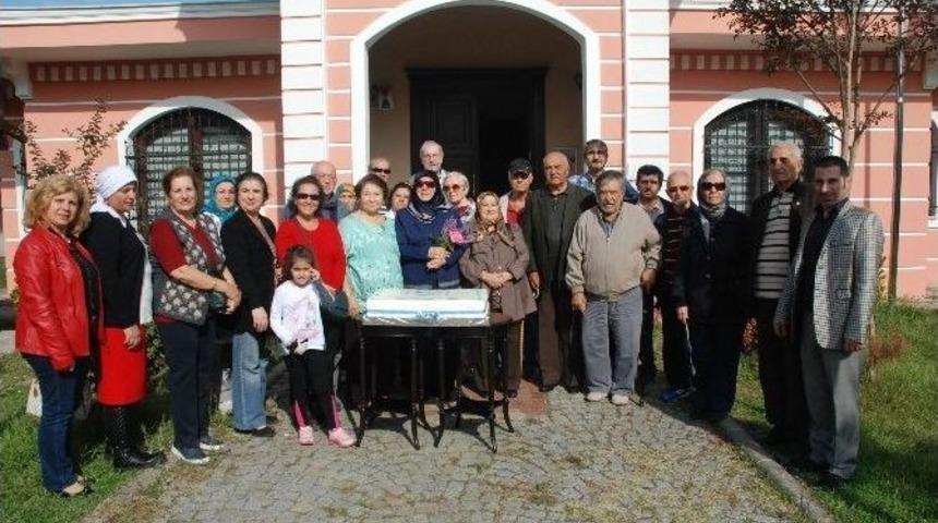 İzmit&rsquo;te Emeklilere Konut Hizmeti Veriliyor