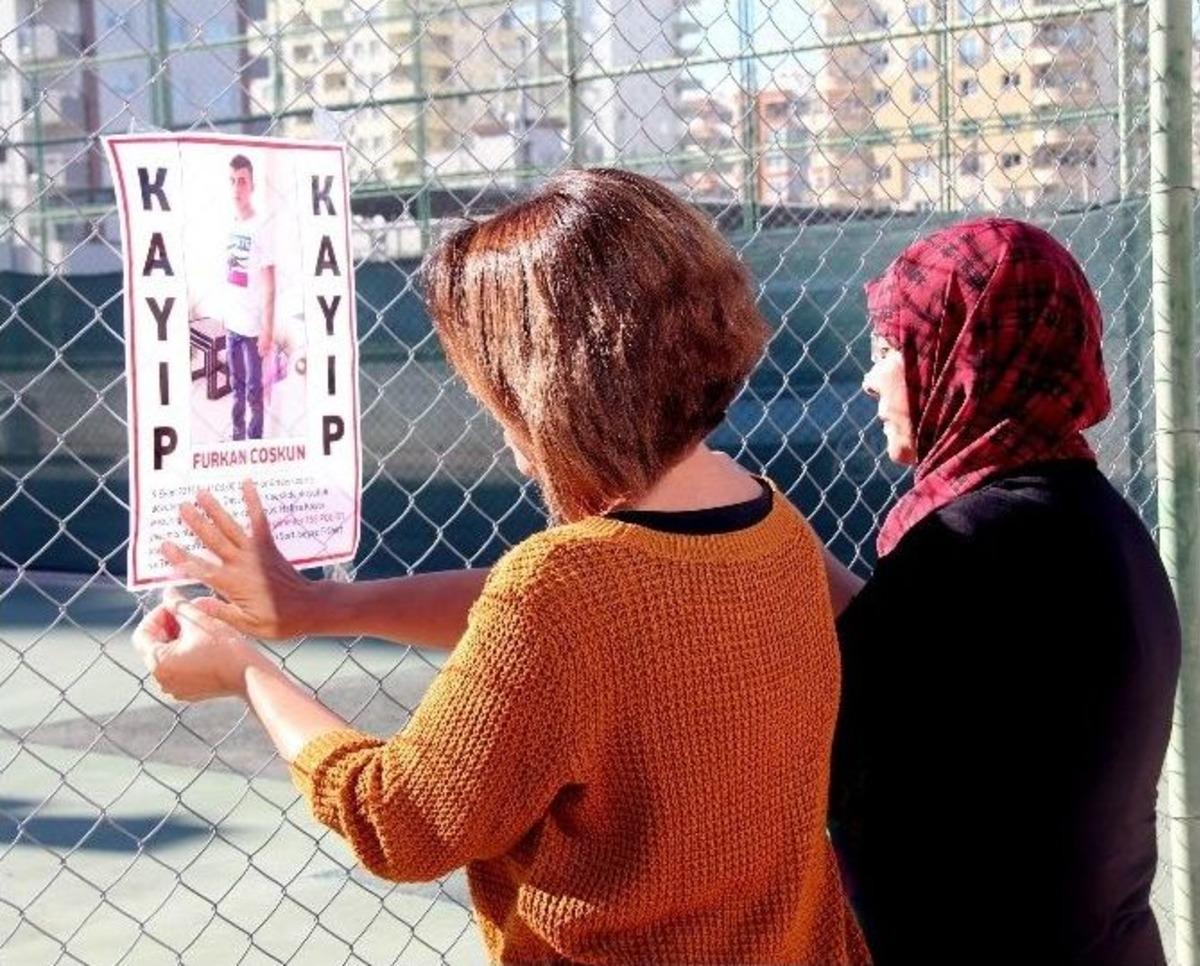 (&ouml;zel Haber) G&ouml;z&uuml; Yaşlı Anne, 24 G&uuml;nd&uuml;r Evlerinin &Ouml;n&uuml;nden Ka&ccedil;ırılan Oğlunu Arıyor