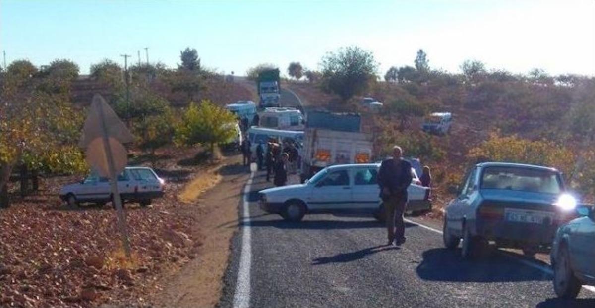 Şanlıurfa&rsquo;da Trafik Kazası: 2 &Ouml;l&uuml;, 12 Yaralı