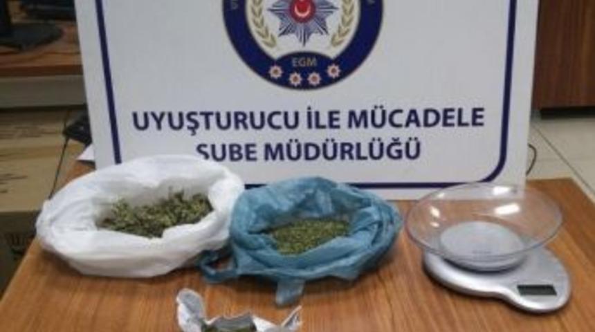 Trabzon&rsquo;da Esrarla Yakalanan 2 Torbacı Tutuklandı