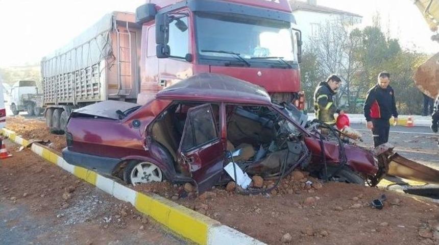 Uşak&rsquo;ta Trafik Kazası; 1&ouml;l&uuml; 1 Yaralı