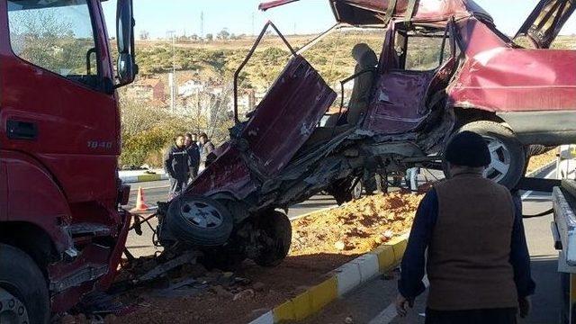 Uşak’ta Trafik Kazası; 1ölü 1 Yaralı