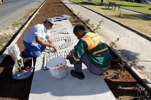 Akdeniz Belediyesi, Parkları Yenilemeye Devam Ediyor