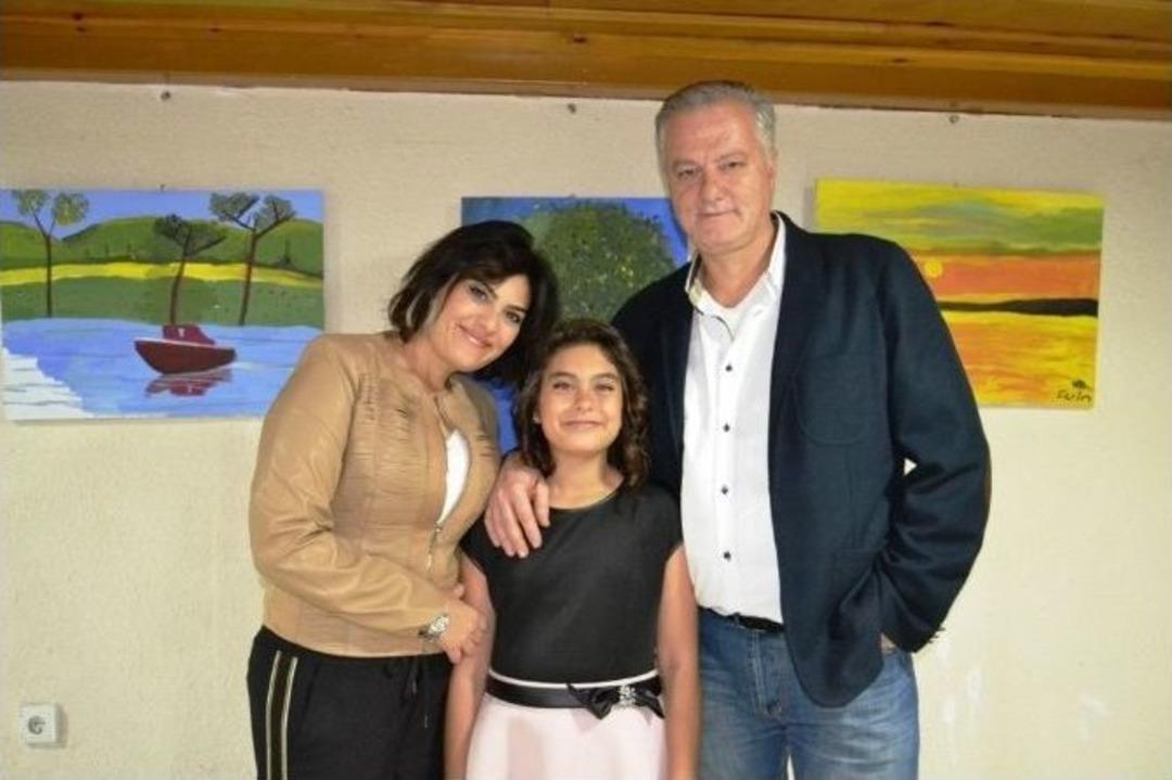 10 Yaşındaki Ressamdan Sokak Hayvanları İ&ccedil;in Sergi