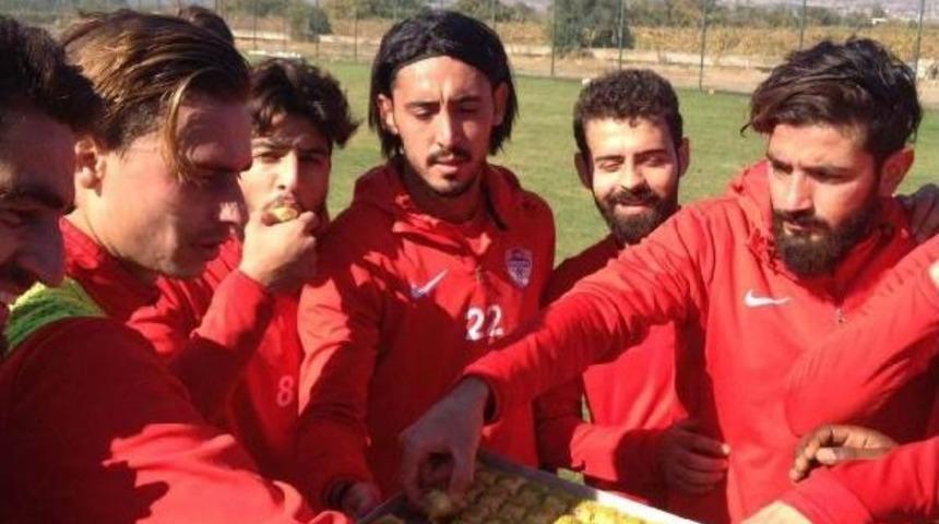 Manisaspor Mersin'de &Ccedil;ıkış Arıyor