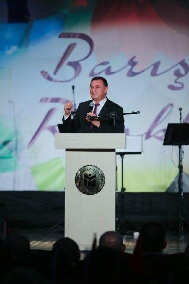 Medeniyetler Korosu Ve Sunay Akın B&uuml;y&uuml;ledi 2