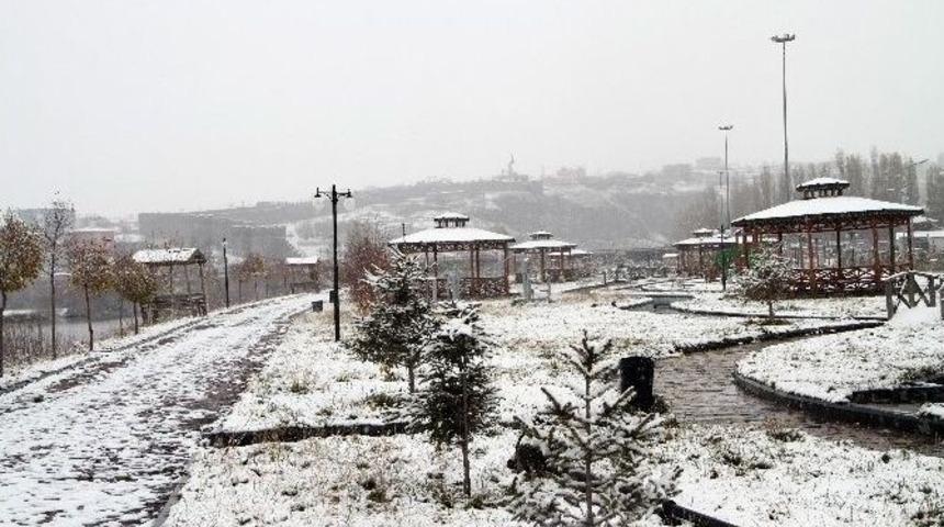 Ardahan&rsquo;da Kar, Yerini Buzlanma Ve Dona Bıraktı