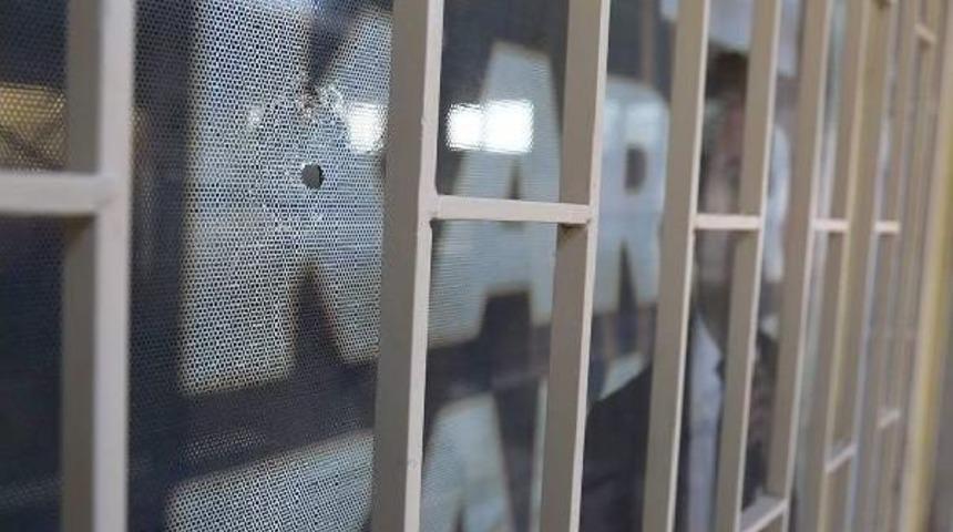 Maltepe Belediyesi'nin Kentsel D&ouml;n&uuml;ş&uuml;m Ofisi Kurşunlandı