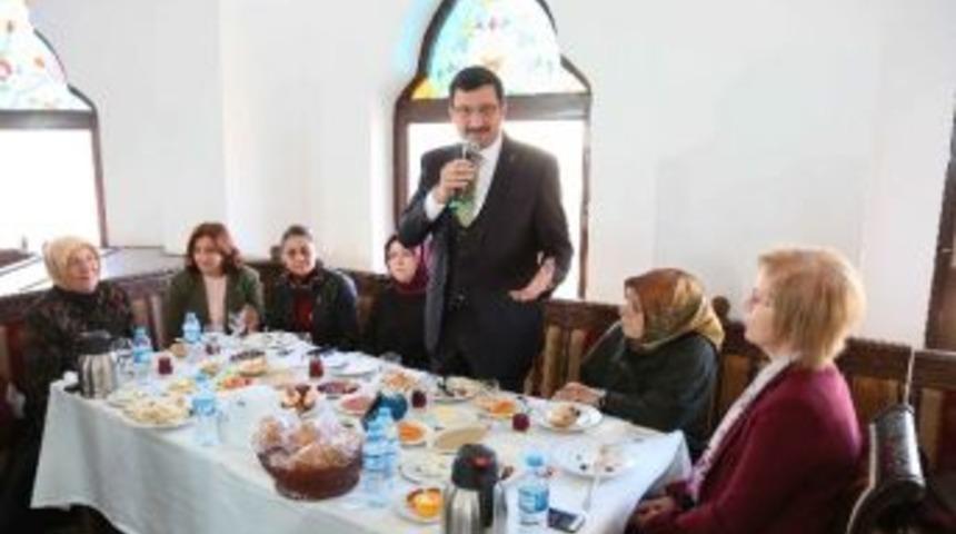 Ke&ccedil;i&ouml;ren Belediyesi Kadın Sivil Toplum Kuruluşları Temsilcilerini Bir Araya Getirdi