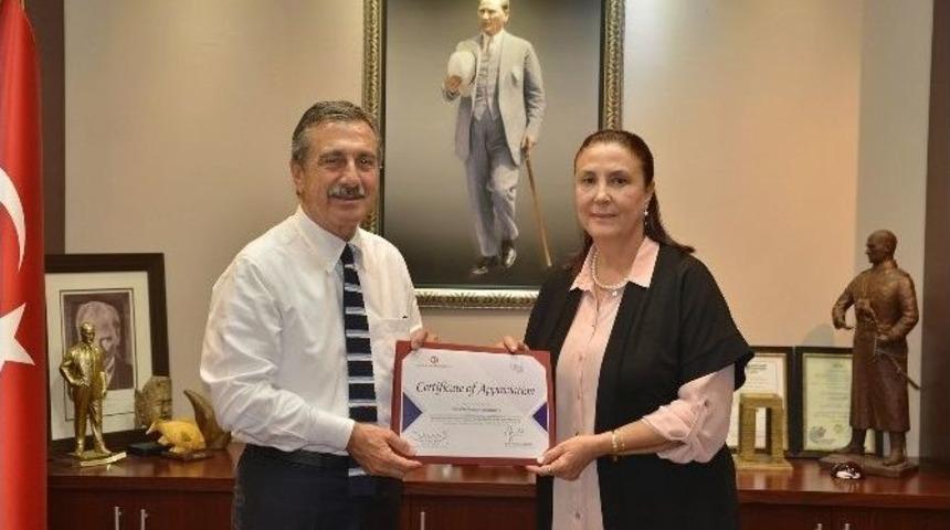 Asecu&rsquo;dan Başkan Ata&ccedil;&rsquo;a Teşekk&uuml;r Belgesi