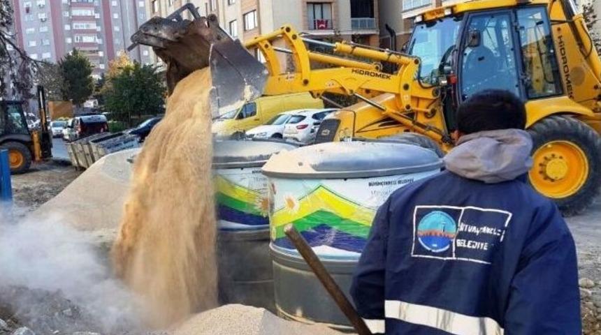 B&uuml;y&uuml;k&ccedil;ekmece Belediyesi, Yeni A&ccedil;ılan Hastaneye Yeraltı &Ccedil;&ouml;p Konteyneri Koydu