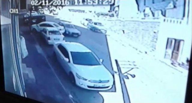 Sara Geçirdiği İddia Edilen Sürücü Kaza Yaptı 1