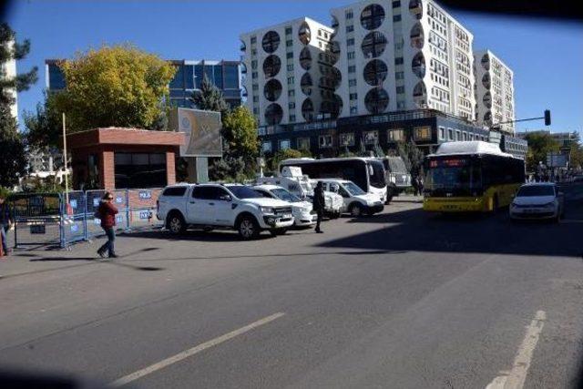 Diyarbakır'da 1 Hafta Sonra Otobüsler Seferlere Başladı