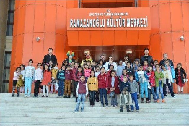 Lösemili Çocuklar İçin Oyun Sahnelendi