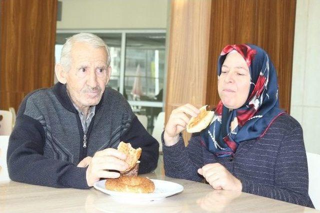 50 Yıl Sonra Katı Besinler Yeme Hasreti Sona Erdi