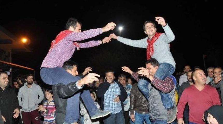 Kınalı Kuzular G&uuml;le Oynaya Gittiler