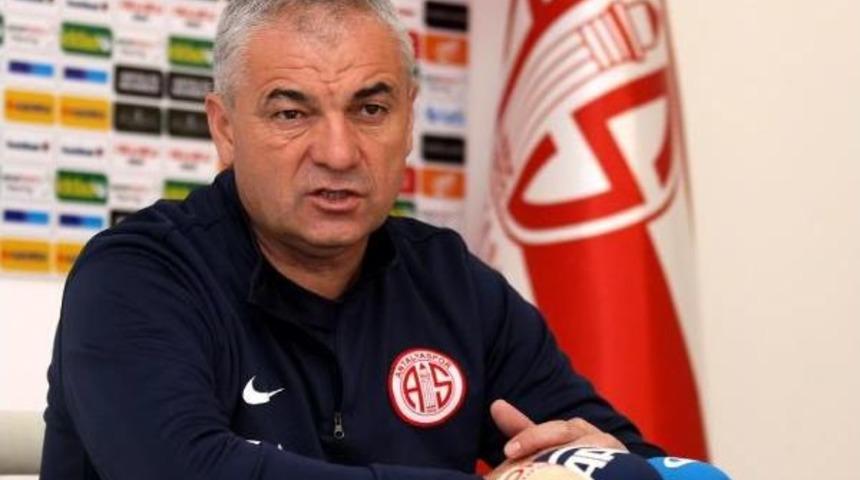 Antalyaspor Teknik Direkt&ouml;r&uuml; &Ccedil;alımbay: "gen&ccedil;lerbirliği'ni Yenmeliyiz"