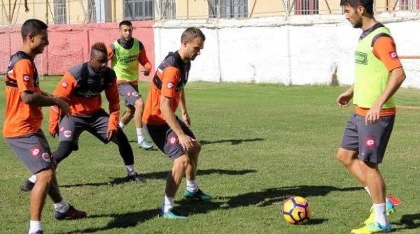 Adanaspor'da &Ccedil;abukluk Antrenmanı