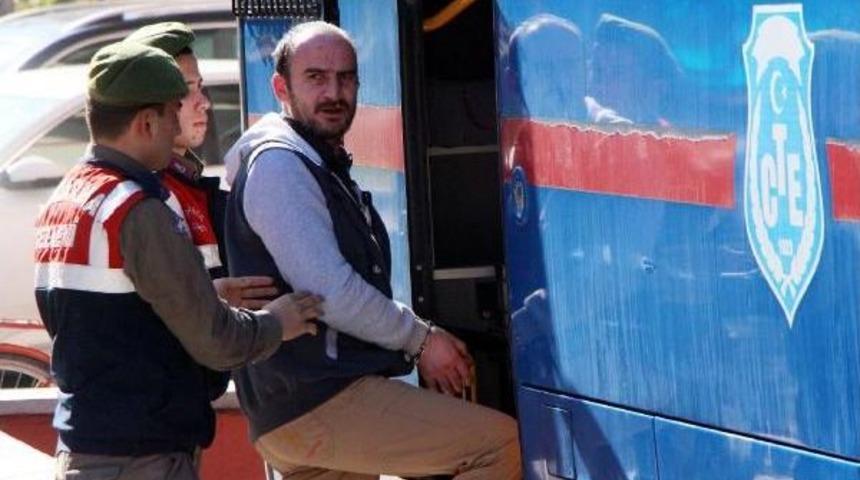 R&uuml;yasında Aldattığını G&ouml;rd&uuml;ğ&uuml; Eşini Bı&ccedil;aklayan Kocaya 14 Yıl Hapis