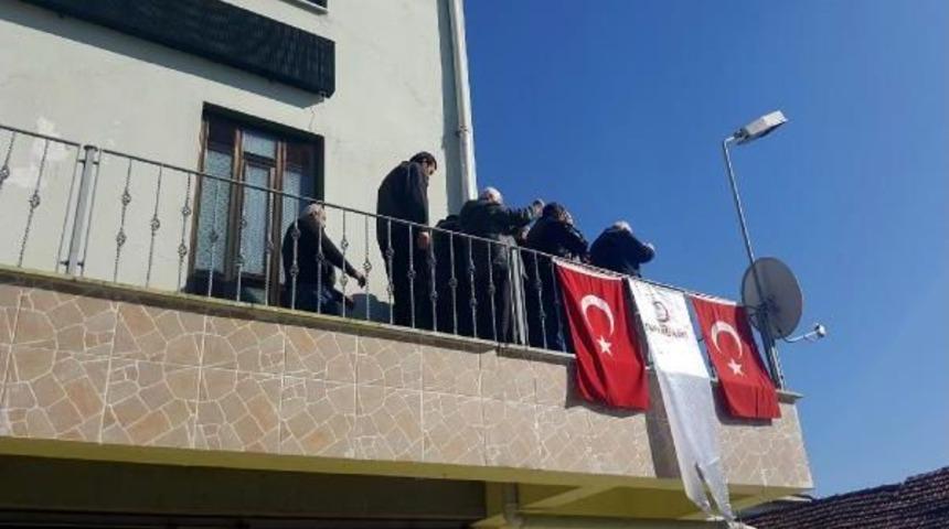 Eşini Yakmak Isterken &Ouml;len M&uuml;hendis D&uuml;zce'de Toprağa Verildi