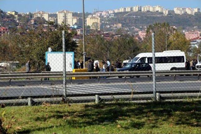 Kocaeli'nde Cezaevi Önünde Açıklama Yapmak Isteyen Hdp'liler Polis Izin Vermedi