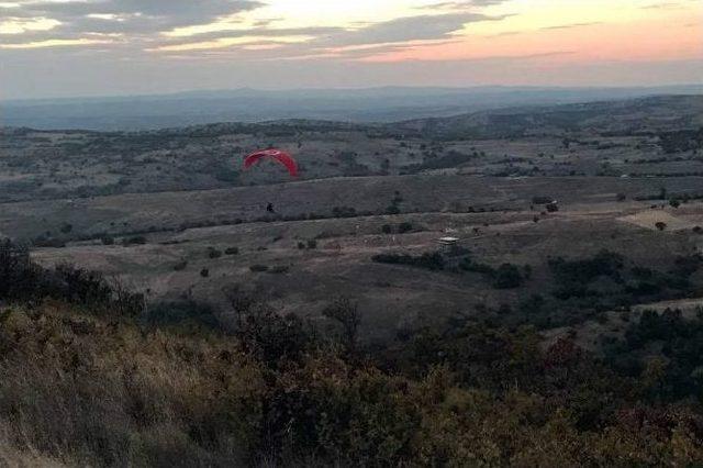 Türk Bayrağıyla 15 Temmuz Şehitleri İçin Anlamlı Uçuş