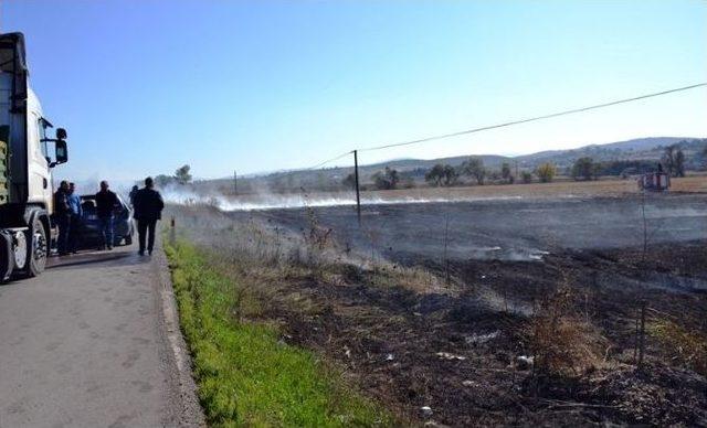 Anız Yangını Zincirleme Kazaya Sebep Oldu 1