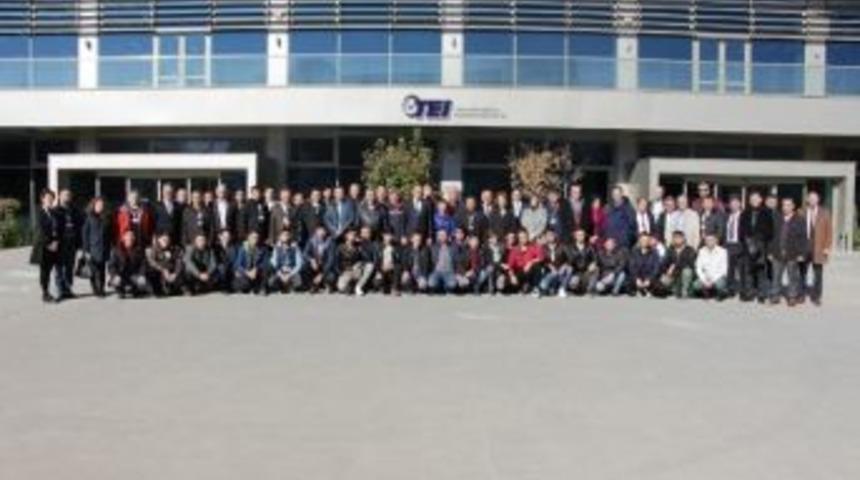 U&ccedil;ak Bakımcılar U&ccedil;ak Motor Fabrikasında