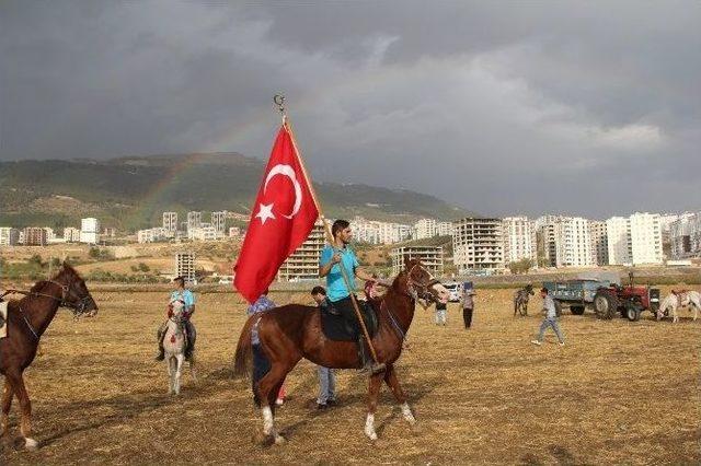 Rahvan Atları 15 Temmuz Şehitleri İçin Yarıştı