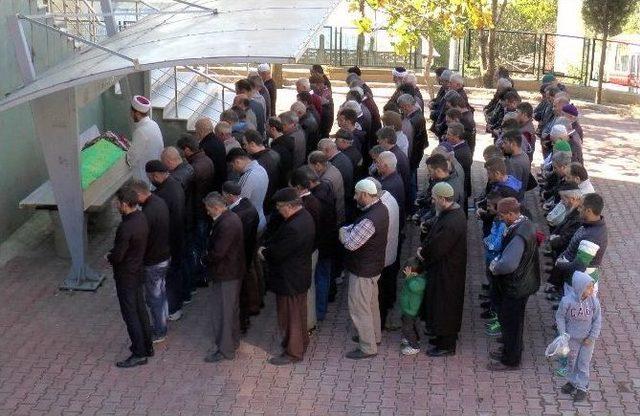 Eşi Tarafından Boğulduğu İddia Edilen 2 Çocuk Annesi Toprağa Verildi