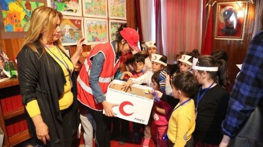 Minik Y&uuml;reklerden, Anlamlı Gezi